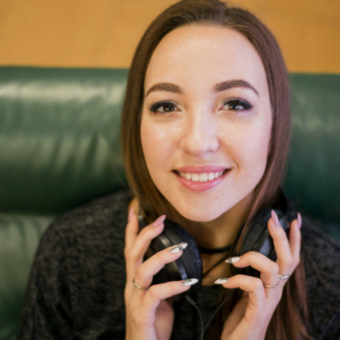 Mia F.