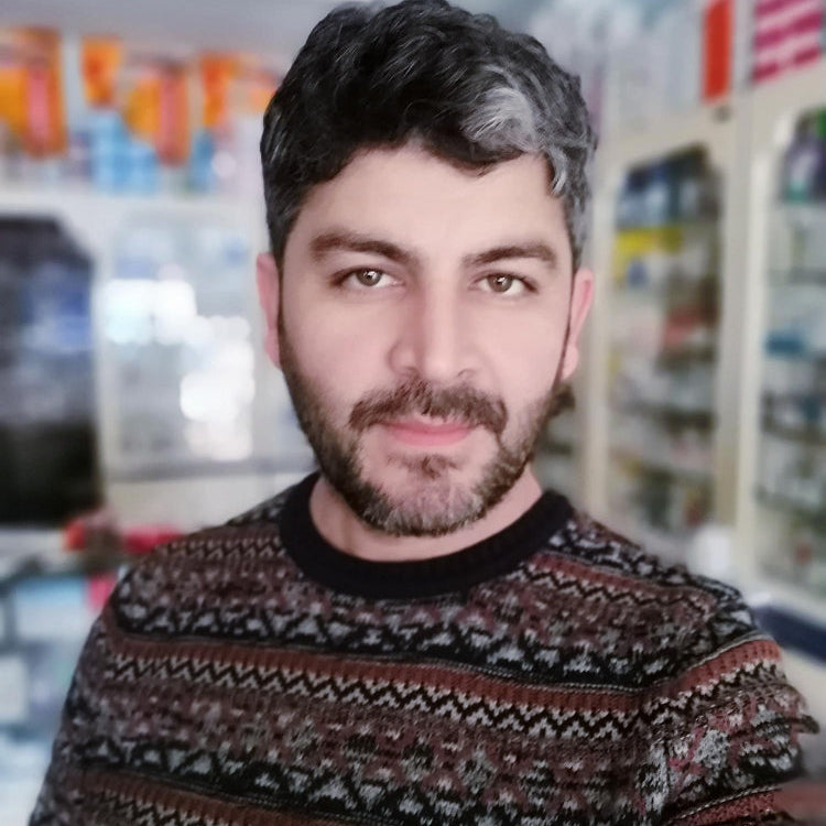 Alex R.